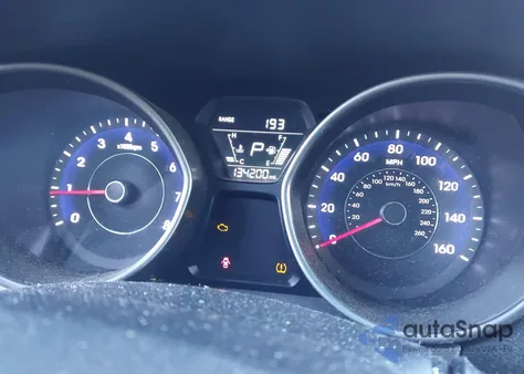 2015 Hyundai Elantra Se z USA, uszkodzony, nr VIN 5NPDH4AE8FH584851